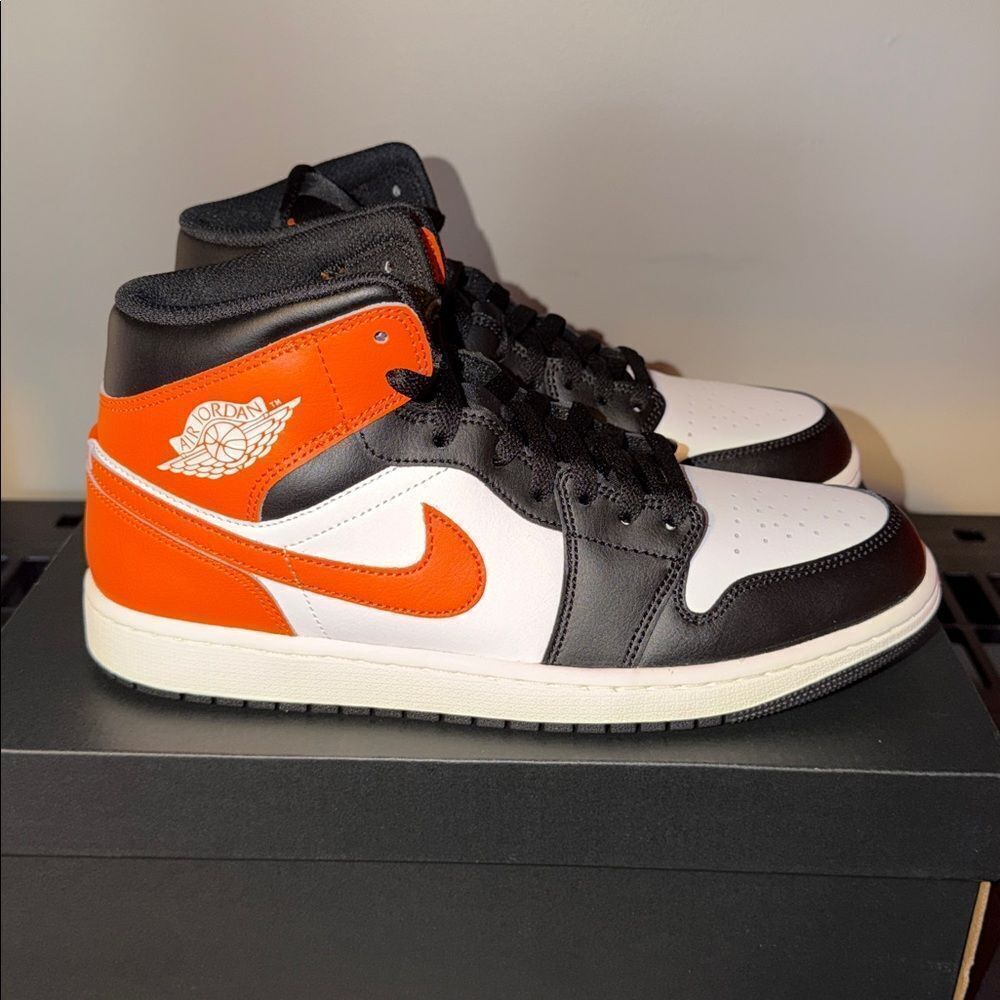 Air Jordan 1 Mid Starfish Orange Black DQ8426-801 Men’s Size 10
